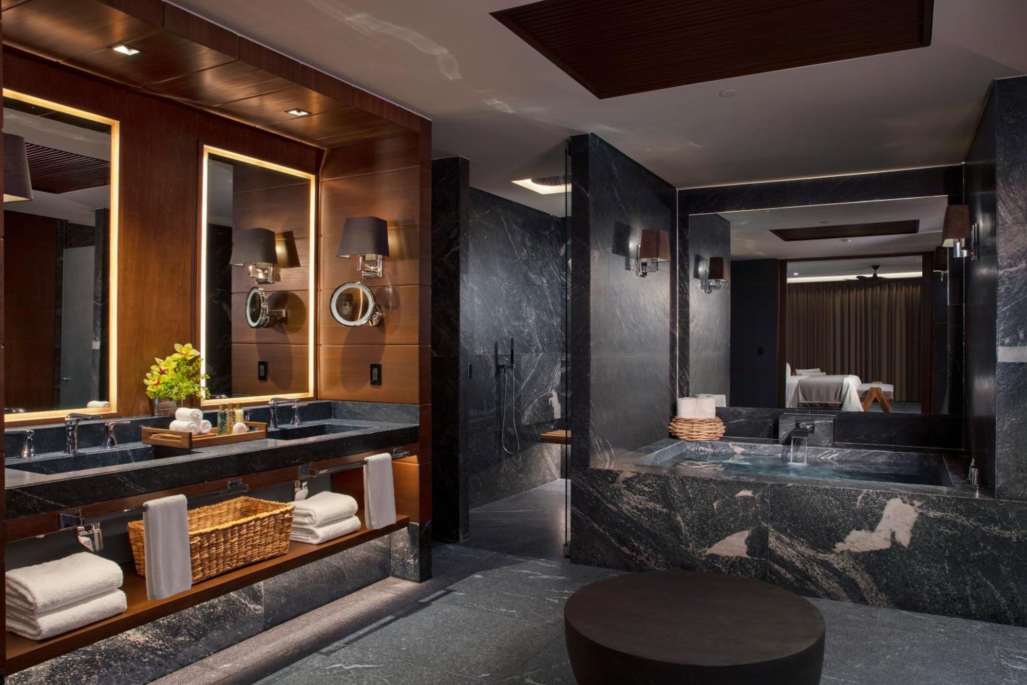 Preferred Club Master Suite King Ocean Front